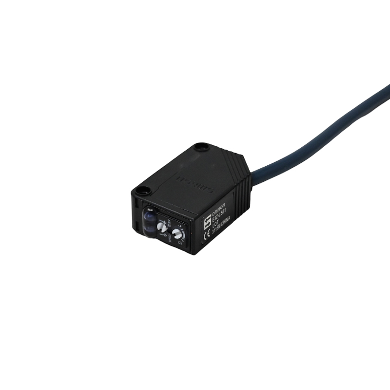 OMRON E3Z‑LS61, Distance‑Settable Photoelectric Sensor, NPN Open‑Collector, 12~24 VDC, 670 nm Red LED, 1 ms Response, IP67, Sensing Distance: 20~200 mm Adjustable-image-10